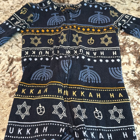 Hanukkah, baby gap PJ excellent - Picture 3 of 3